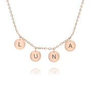 Collier avec médaillons lettres