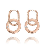 Boucles d’oreilles créoles gravées avec anneau torsadé et cristal