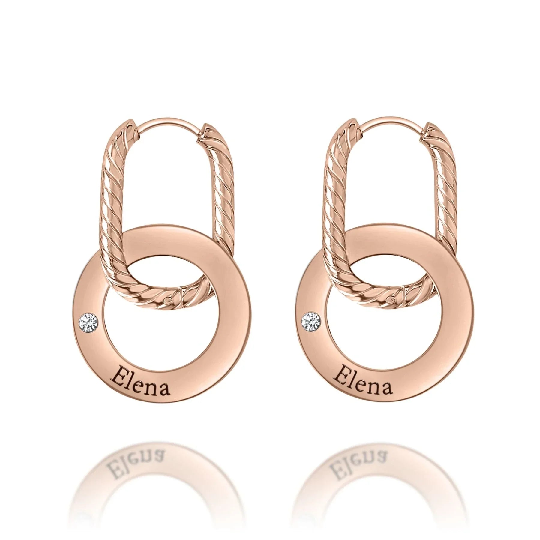 Boucles d’oreilles créoles gravées avec anneau torsadé et cristal